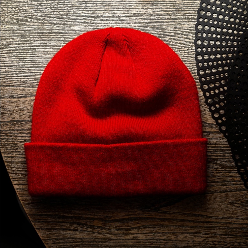 Toronto Raptors 47’ Red Embroidered Toque/Beanie - Picture 2 of 5